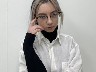 BonnieBreed's Naked Profile Image